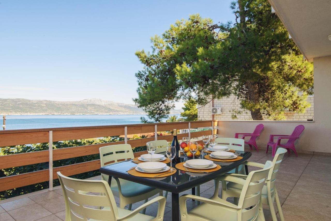טרוגיר Villa Bua - Beautiful Seafront Apartments מראה חיצוני תמונה