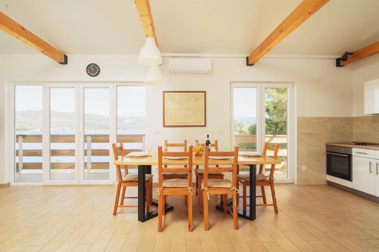 טרוגיר Villa Bua - Beautiful Seafront Apartments מראה חיצוני תמונה