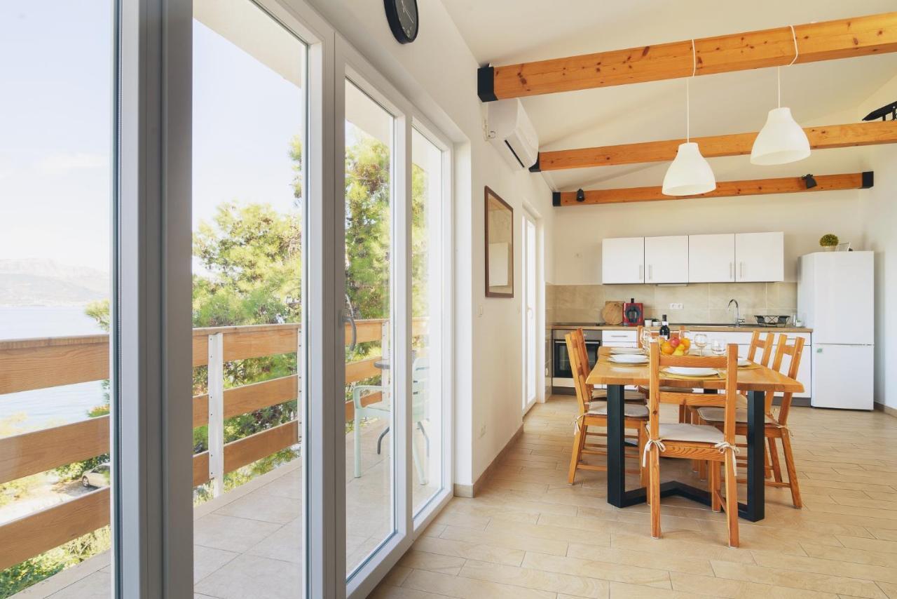 טרוגיר Villa Bua - Beautiful Seafront Apartments מראה חיצוני תמונה