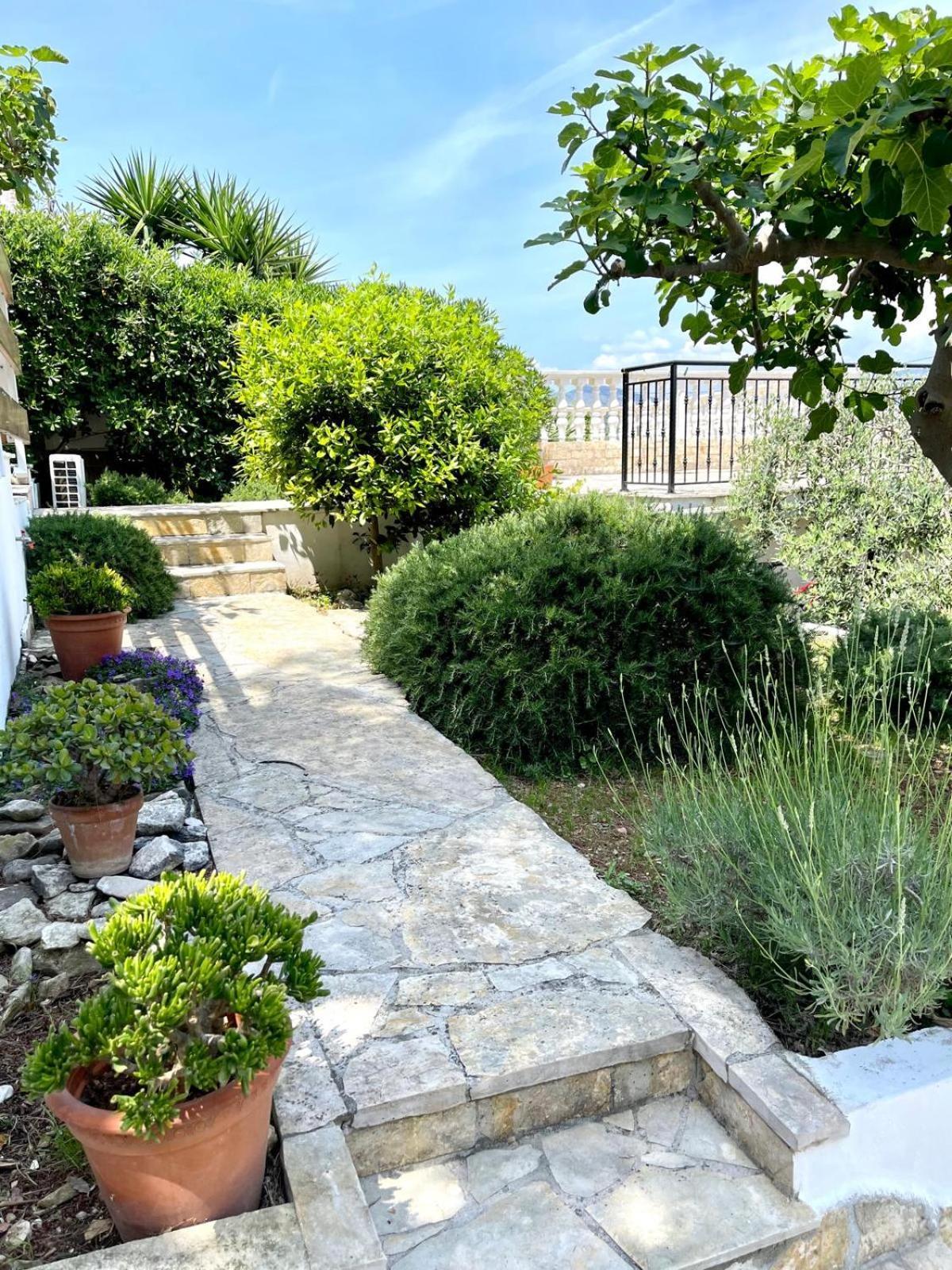 טרוגיר Villa Bua - Beautiful Seafront Apartments מראה חיצוני תמונה